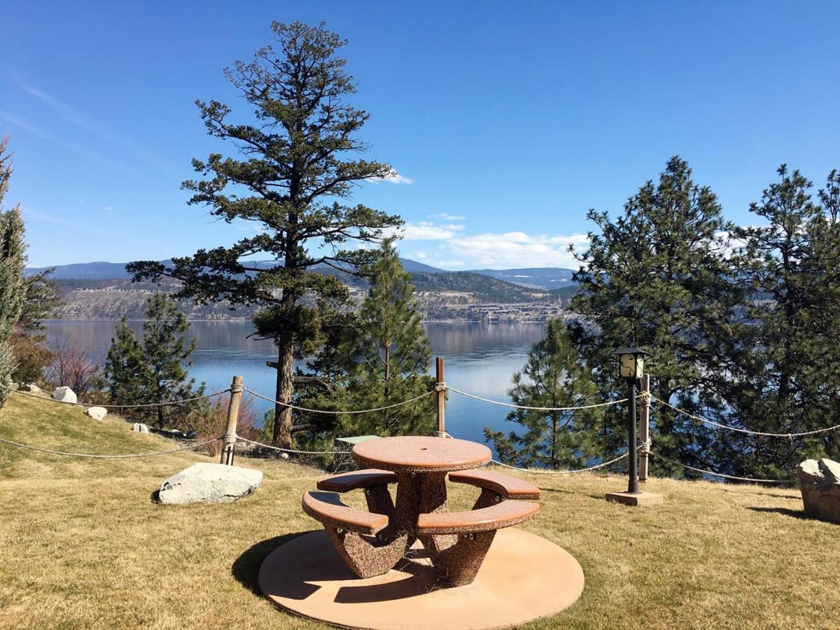 Cozystay Signature Lake Okanagan Resort Kelowna Eksteriør billede
