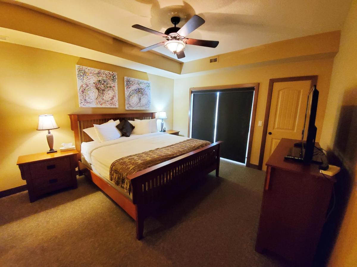 Cozystay Signature Lake Okanagan Resort Kelowna Eksteriør billede