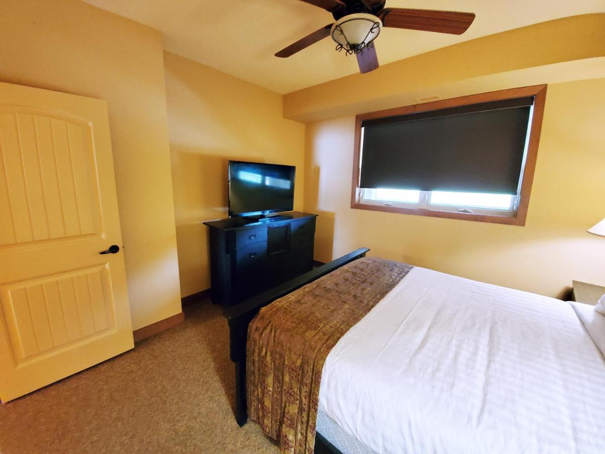 Cozystay Signature Lake Okanagan Resort Kelowna Eksteriør billede