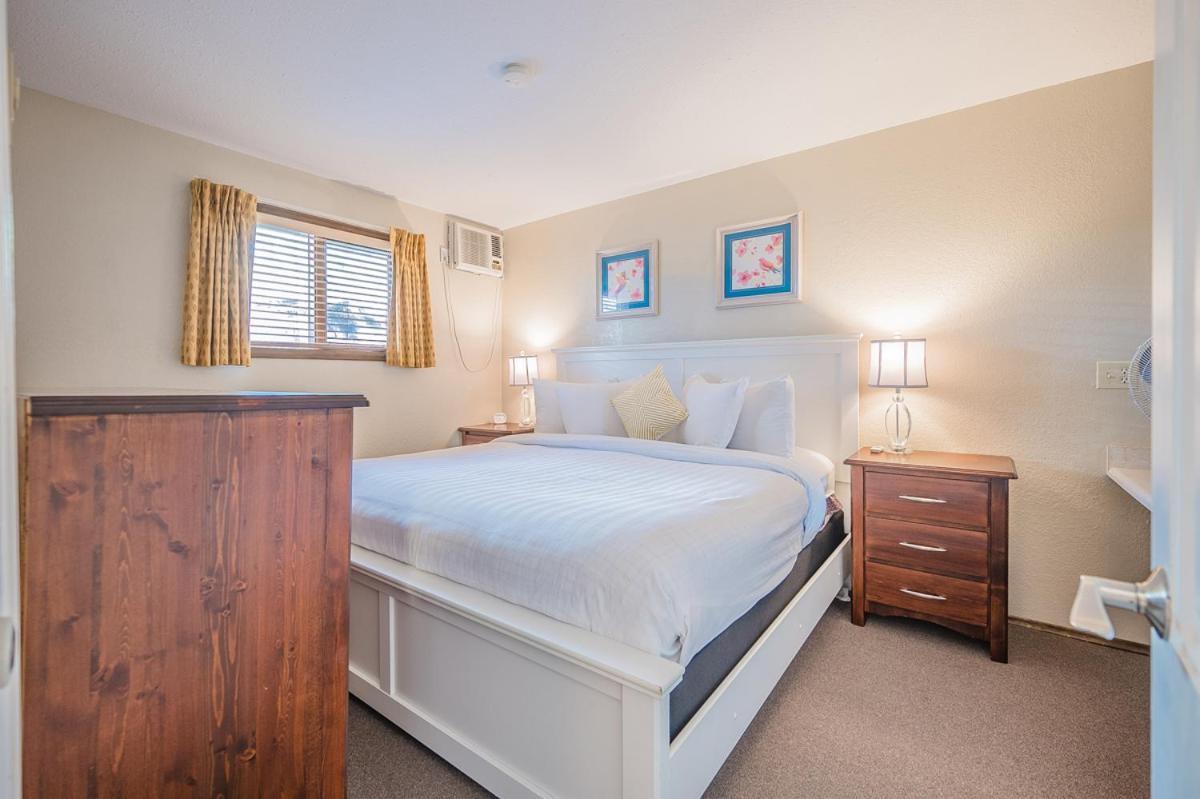 Cozystay Signature Lake Okanagan Resort Kelowna Eksteriør billede