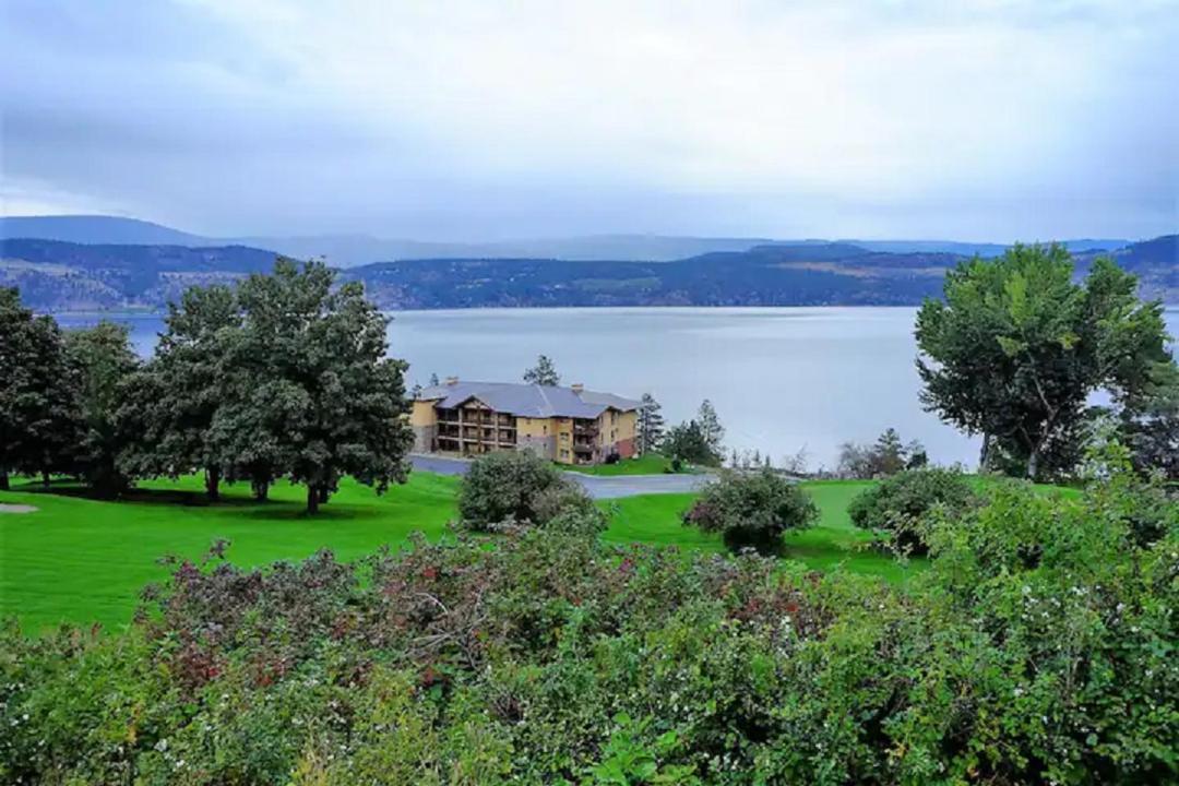 Cozystay Signature Lake Okanagan Resort Kelowna Eksteriør billede
