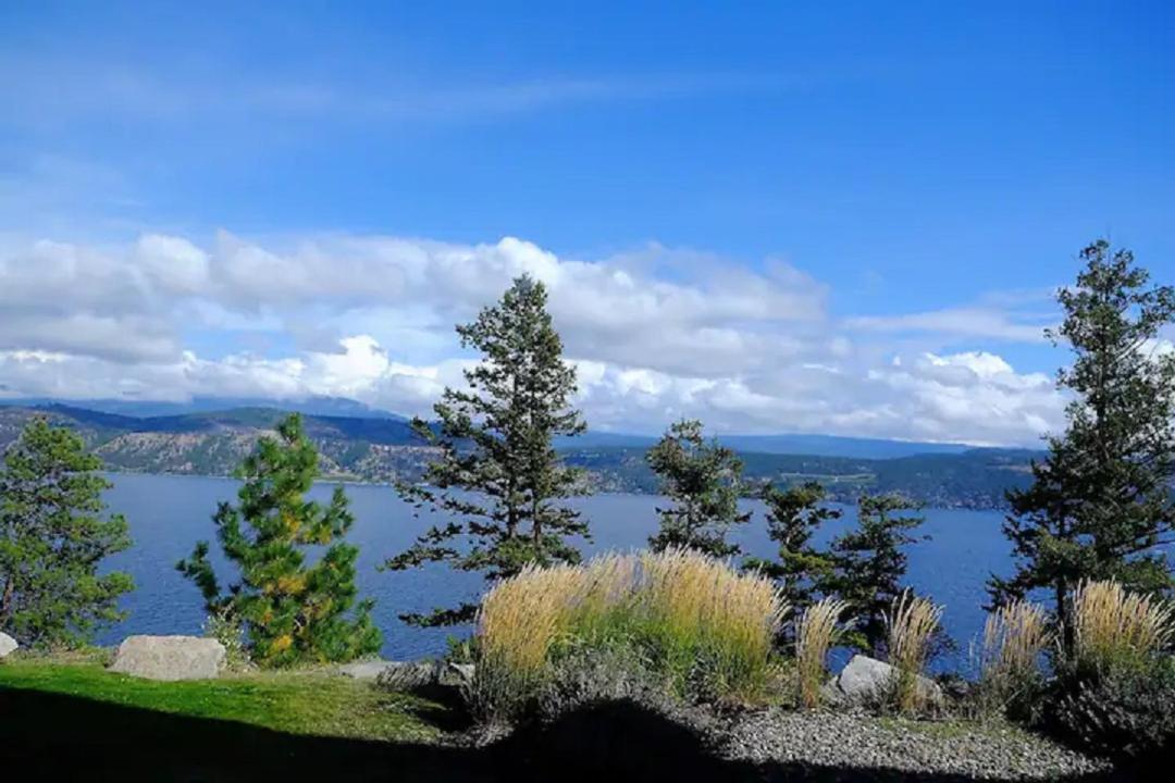 Cozystay Signature Lake Okanagan Resort Kelowna Eksteriør billede