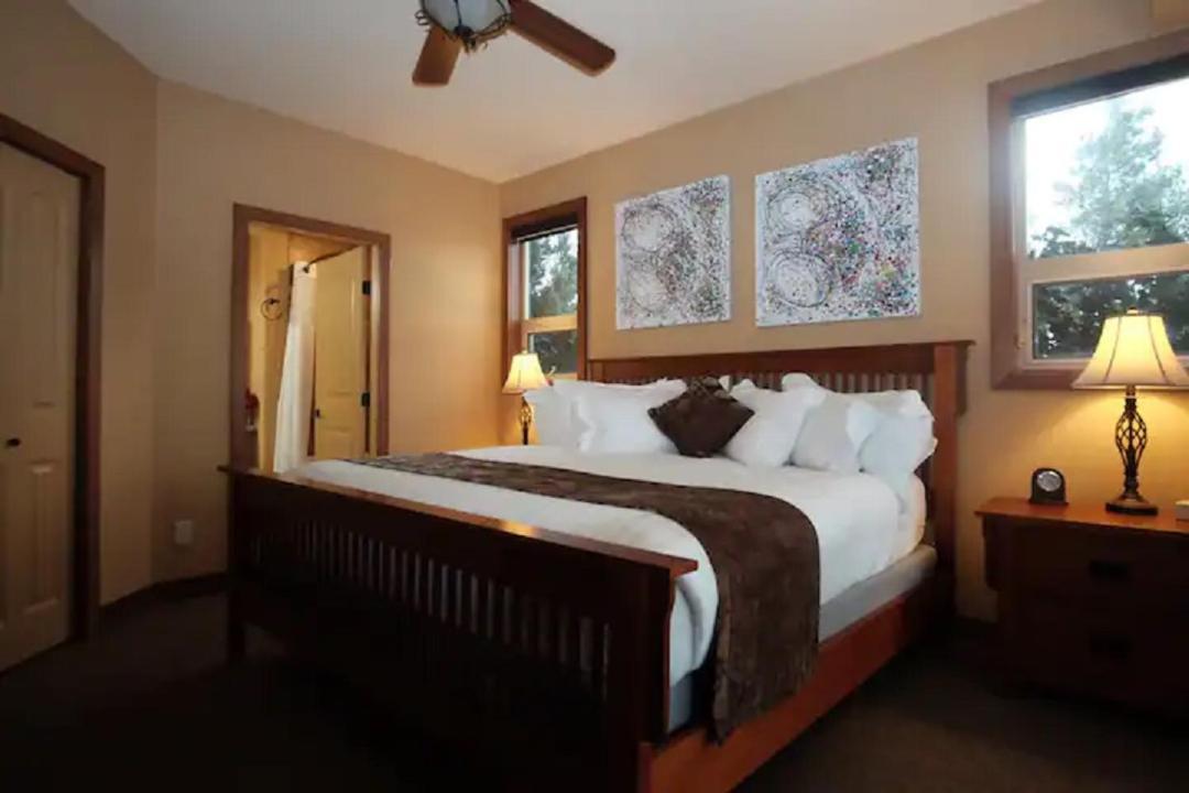 Cozystay Signature Lake Okanagan Resort Kelowna Eksteriør billede