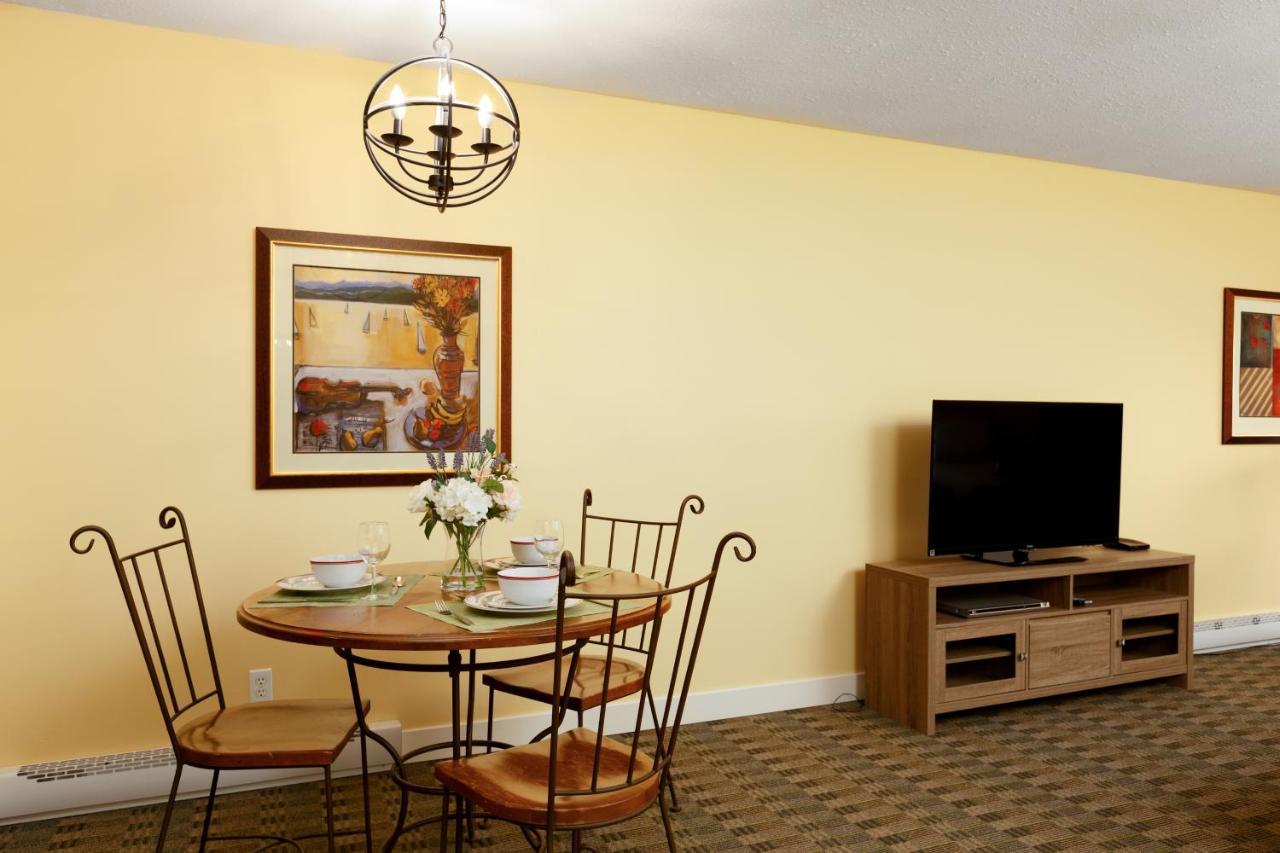 Cozystay Signature Lake Okanagan Resort Kelowna Eksteriør billede